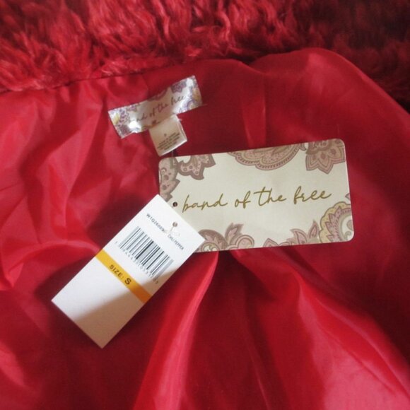 Band Of The Free Chili Pepper Red Faux Fur Open Front Jacket Size SMALL NWT - Picture 5 of 7